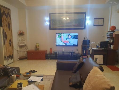 Bán căn hộ tập thể tầng 1 gần hồ Hai Bà Trưng – Tiện ích ngập tràn, một bước ra ô tô.