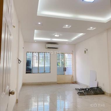 Cho thuê nhà CC MTKD Huỳnh Văn Bánh, Phú Nhuận, 5 tầng, 300m2 SD, KDTD