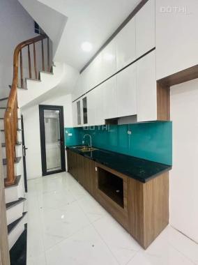 Cần bán 2 căn nhà Ngọc Hà, Ba Đình diện tích sổ đỏ 30m2 xây 5 tầng giá chào 4.6 tỷ.