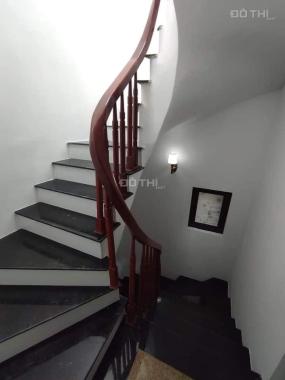 Cần bán 2 căn nhà Ngọc Hà, Ba Đình diện tích sổ đỏ 30m2 xây 5 tầng giá chào 4.6 tỷ.