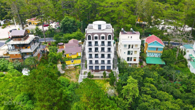 Bán biệt thự Đà Lạt kinh doanh du lịch vị trí đắc địa đối diện Dinh Bảo Đại, cách Hồ Xuân Hương 7p