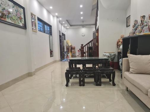 Bán nhà riêng tại Đường Nguyễn Văn Cừ, Phường Ngọc Lâm, Long Biên, Hà Nội diện tích 50m2 giá 5.9 