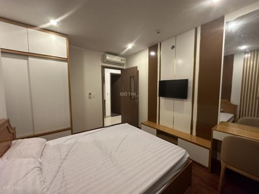 Cho thuê căn góc 2 ngủ view sân vận động LC chung cư SHP Plaza giá 14 triệu bao phí có thoả thuận