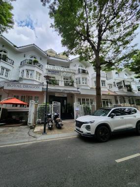 Cho thuê villa DA Saigon Pearl, phường 22, Bình Thạnh. Dt 161m2. Giá 97,5 tr/tháng. Lh 0903652452