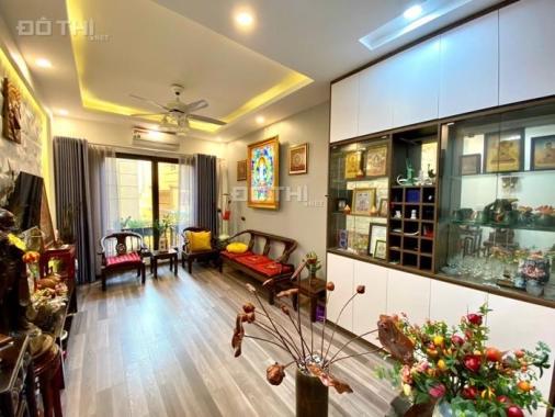 Bán nhà Bồ Đề - DT 32m2 - 5 tầng, 2 thoáng - Ôtô qua - 3,65 tỷ