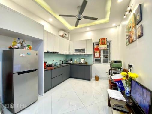 Bán nhà Bồ Đề - DT 32m2 - 5 tầng, 2 thoáng - Ôtô qua - 3,65 tỷ