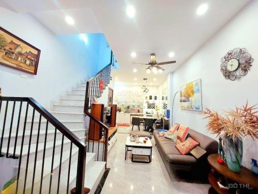 Bán nhà Bồ Đề - DT 34m2 - 5 tầng, 2 thoáng - 3,6 tỷ