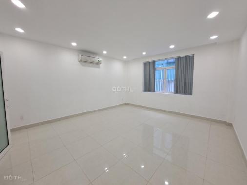 Cho thuê nhà tiện làm VP mt đường Vũ Tông Phan, An Phú. Dt 100m2. Giá 55 tr/tháng. Lh 0903652452