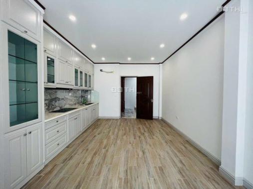 Sang nhượng nhà riêng 7 tầng Thụy Khuê, dt 51m2, mặt tiền 4.5m, nhà nhà thoáng, ở ngay, ngõ rộng, g