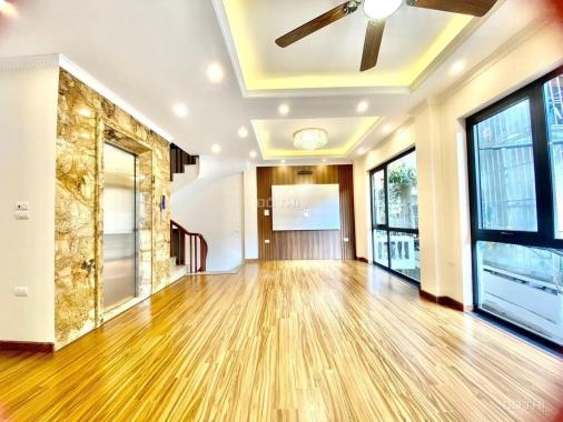 Nhà ngay sát Phố- xây mới 8 tầng thang máy, mặt tiền rộng- khu trung tâm giá hơn 10 tỷ.