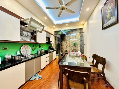 Bán nhà Hoàng Mai - Ô TÔ ĐỖ CỔNG - SÂN RỘNG MÊNH MÔNG - CHỦ TỰ XÂY CHẮC CHẮN - MẶT TIỀN ĐẸP. 42m,