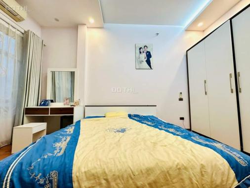 Bán nhà Hoàng Mai - Ô TÔ ĐỖ CỔNG - SÂN RỘNG MÊNH MÔNG - CHỦ TỰ XÂY CHẮC CHẮN - MẶT TIỀN ĐẸP. 42m,