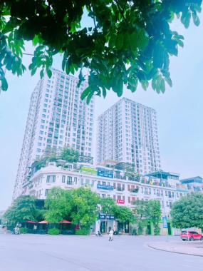 Nhận nhà ở ngay - căn 3PN 102m2 full NT cao cấp tầng cao view Sông Hồng, chỉ 5 tỷ + quà tặng 280tr