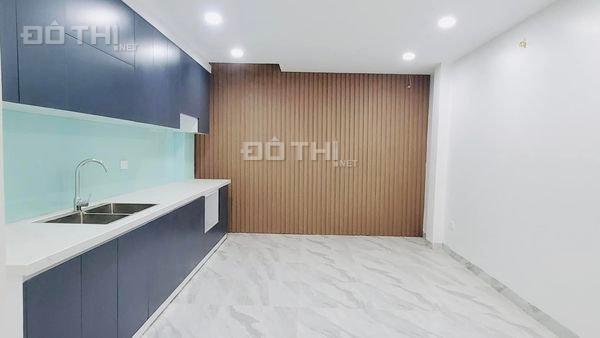 Cần bán gấp nhà phố Hoa Bằng 45m2, 6T, o tô , mới xây, tặng nội thất, về ở ngay, hơn 5 tỷ