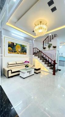 Nhà đẹp, hẻm xe hơi Thị Trấn Nhà Bè, 5m x 11m. Trệt 3 lầu, DTSD 200m2.