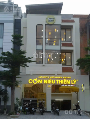 Bán nhà biệt thự mặt tiền Tạ Hiện KDC Hà Đô Thạnh Mỹ Lợi, DT (8x17,5) giá chỉ 33 tỷ