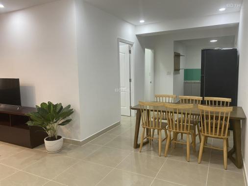 Cho thuê căn hộ Mỹ Khánh 3 có 3PN + 2WC ở Phú Mỹ Hưng lầu trung view hồ bơi