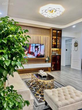Hot - Chính chủ cần bán căn góc 2 ngủ 70m2 tòa Central Point 219 Trung Kính, tầng trung view đẹp
