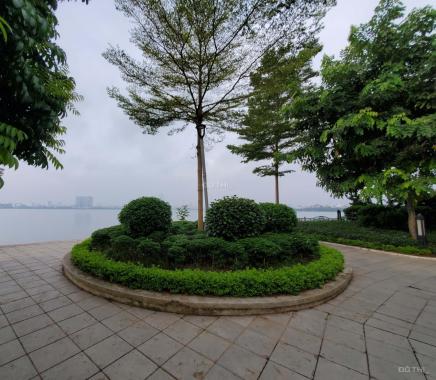 Độc quyền bán kín căn nhà mặt phố Quảng Khánh, view hồ tây, vỉa hè rộng . DT 176m2, MT 8.5m