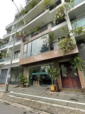 Cả gia đình quyết định bán căn nhà mặt phố Quảng An-Tây Hồ, 170m2, 6 tầng, giá bán 92 tỷ, sổ vuông