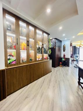 Chính chủ bán căn chung cư 110m2, Mễ Trì Thượng, Full nội thất, giá 3tyxx