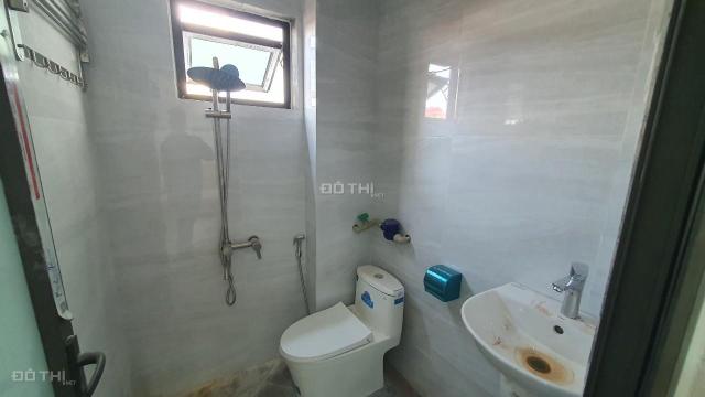 Bán tòa căn hộ cho thuê phố Chùa Láng, DT 65m2x7 tầng thang máy, mặt ngõ thông giá 13,8 tỷ