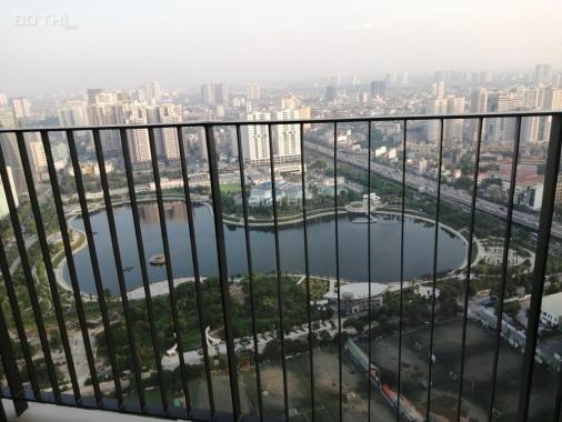 MỚI! Bán căn hộ siêu đẹp 2PN ban công Đông Nam view hồ, chung cư Vinhomes D'Capitale full nội thất