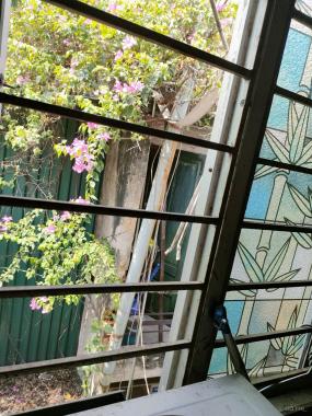 Bán gấp giá rẻ căn hộ hiếm, phố 8/3: 23m, tầng 4, mặt tiền 4m, 1.15 tỷ Hai Bà Trưng.