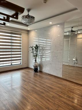 Cho thuê chung cư Goldenpalm 3pn2wc 130m2 đồ cơ bản 18tr LH 0988215990