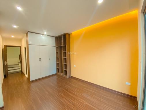 Nhà đẹp đón Tết, 30m2 5 tầng,Văn Cao - Ba Đình, chỉ nhỉnh 4 tỷ.