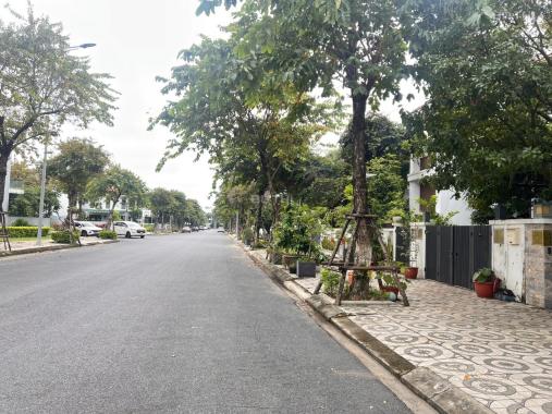 Chính chủ bán lô đối diện đại học FPT, đối diện công viên 112m2, giá tốt nhất.