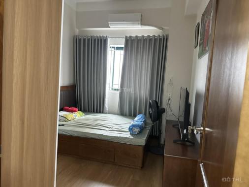 Cho thuê căn hộ tầng 5, P502, chung cư 8C Tạ Quang Bửu 50m2, Full nội thất 10tr/tháng
