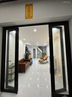 Cho thuê nhà Vĩnh Phúc 3,5 tầng x 100m2 full đồ ở làm vp hoặc khó,bán hàng online