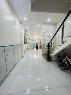 Cho thuê nhà sàn gỗ xịn - Hẻm xe hơi Nguyễn Đình Chiểu, Quận 3