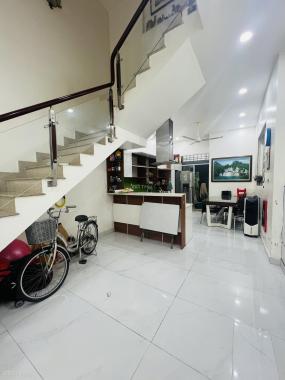 Cho thuê nhà sàn gỗ xịn - Hẻm xe hơi Nguyễn Đình Chiểu, Quận 3