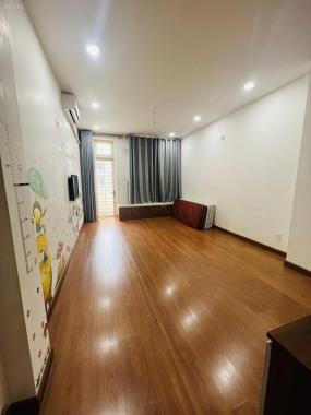 Cho thuê nhà sàn gỗ xịn - Hẻm xe hơi Nguyễn Đình Chiểu, Quận 3