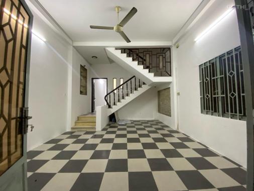 Cho thuê nhà mặt tiền 12A Đồng Nai, Tân Bình, 5x15m, 5 phòng rộng rãi
