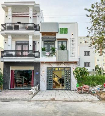 Bán nhà trệt lầu mới xây khu dân cư Hồng Loan , Có phòng ngủ tầng trệt đầy đủ nội thất