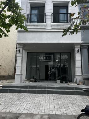 Cho thuê mặt bằng TRỆT trống suốt nhà phố Hưng Phước 4, Phú Mỹ Hưng, Q7. giá 36 triệu