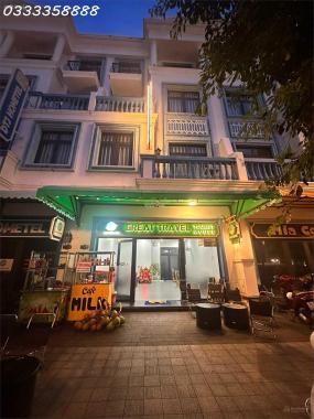 Chính chủ cắt lỗ 30% căn shophouse Grand Word Phú Quốc, mặt Đ. Vũ Hội của dự án. Lối vào bãi xe T2