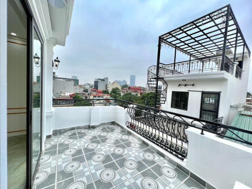 Cần bán nhà Nhà mới xây xong Thụy Khuê 7T x50m2, oto đỗ cửa, có thang máy, view hồ