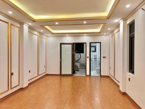 Cần bán nhà Nhà mới xây xong Thụy Khuê 7T x50m2, oto đỗ cửa, có thang máy, view hồ