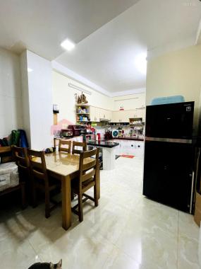 Cho thuê nhà nguyên căn đường Nguyễn Công Hoan, 180m2 SD, 3 phòng ngủ