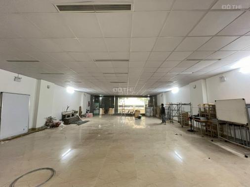 Cho thuê nhà mặt phố Giảng Võ gần 300m2 làm ngân hàng, nhà hàng, cafe