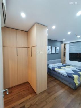 Cho thuê căn hộ 82m2, tòa TTTM C6. Nhà hướng Nam, View hồ & CV. Giá 18tr/th. LH: 0936031229