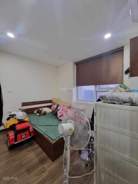 Bán căn hộ chung cư A10 Nam Trung Yên, Cầu Giấy, 3 phòng ngủ, 2 vệ sinh, về ở ngay!!!