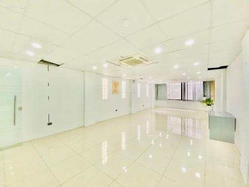 Cho thuê nhà mặt phố Hồ Tùng Mậu 110m2 x 5 tầng làm showroom, ngân hàng, nhà hàng