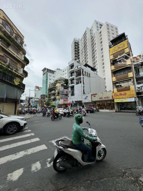 Căn góc ngay ngã giao lưu thông chính của Quận 3 & Phú Nhuận, mật độ dân cư đông đúc & văn minh, gầ