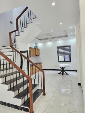 Chỉ một căn duy nhất  54m2 giá  2.58 tỷ.  Ngõ 3m Đại Thành. Cách KDT Đô Nghĩa 3km