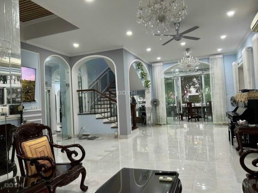 Cần bán Biệt thự đơn lập Phú Gia 350m2, đường Hà Huy Tập, Quận 7